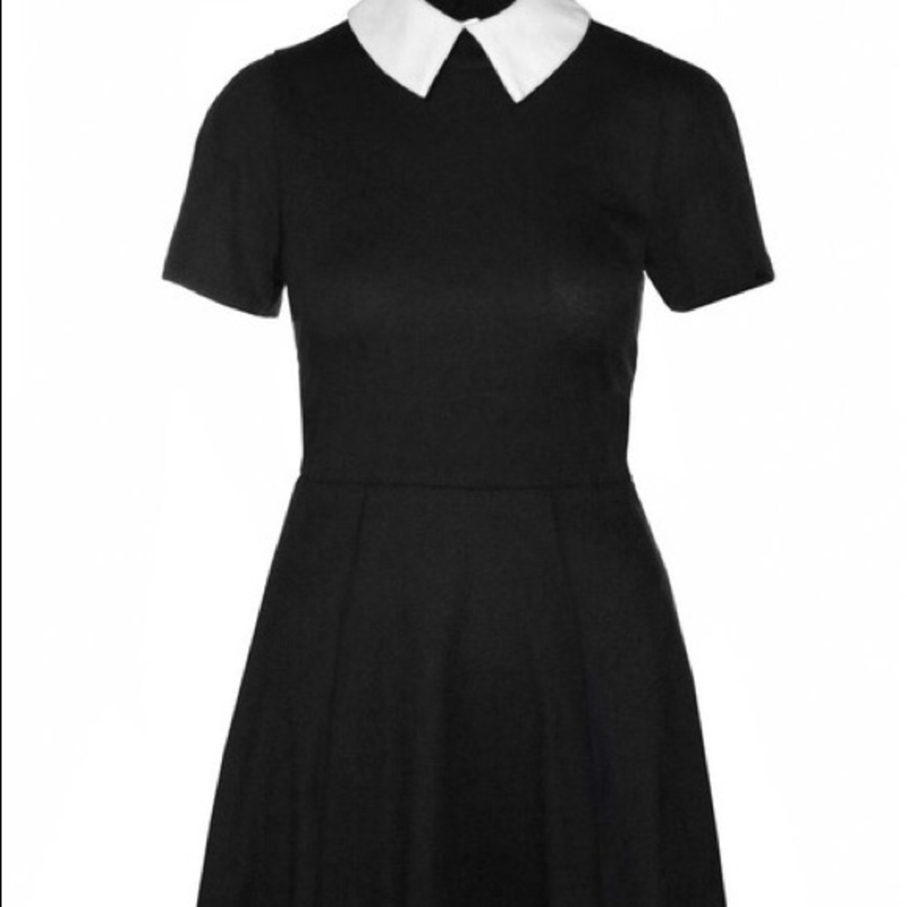 Deandri Minnie Dress Shiny NWOT.